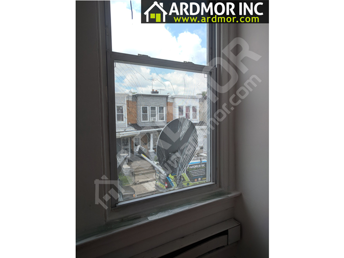 Broken_Glass_in_Double_Hung_Window_Replacement_Philadelphia_PA_before
