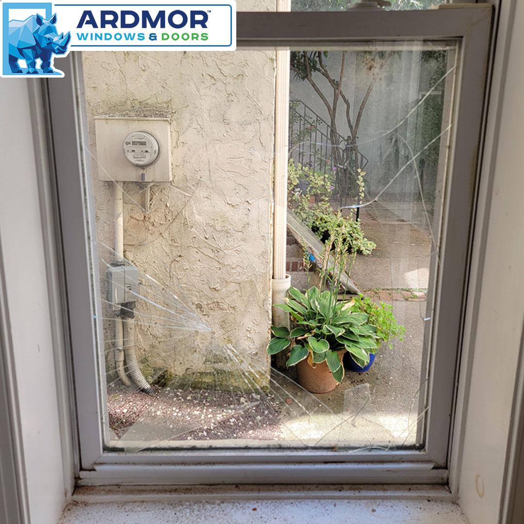 Prom Sign Broken Window Se Rende Broken Glass Replacement in Window in PA | ARDMOR