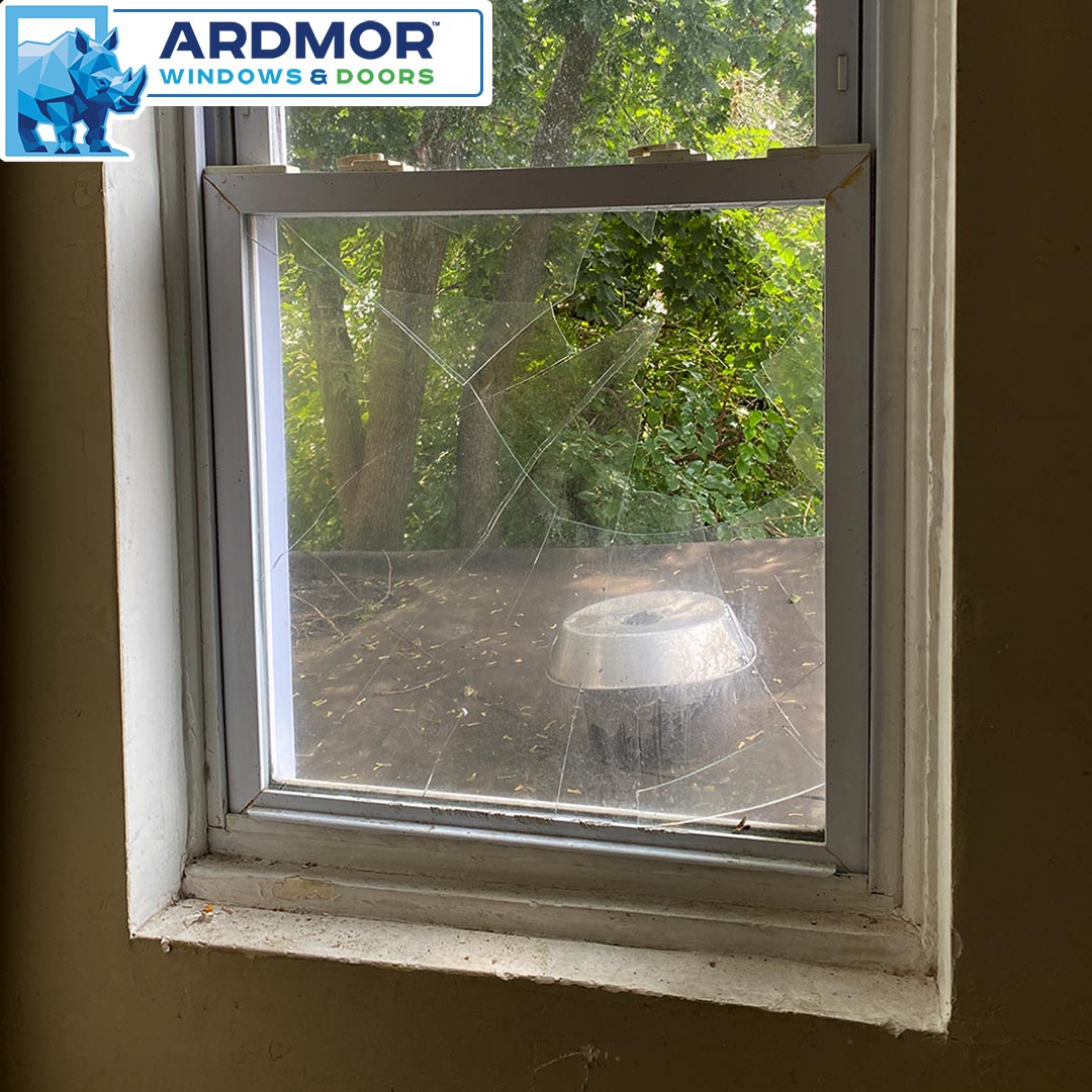 Prom Sign Broken Window Se Rende Broken Glass Replacement in Vinyl Window in PA | ARDMOR